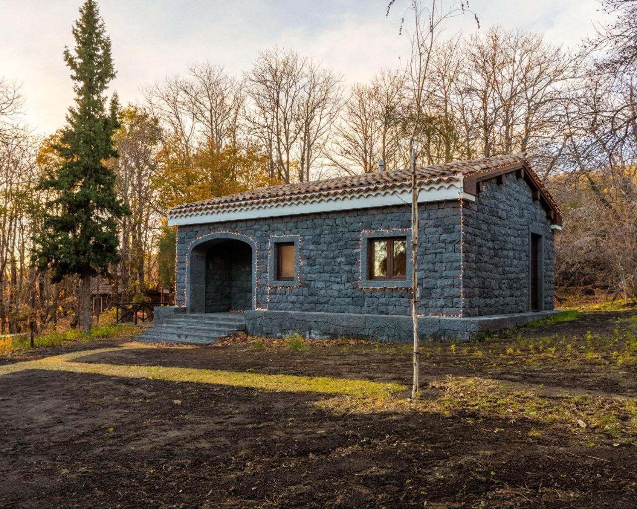 Matilde'S Chalet Etna Nature House นีโกโลซี ภายนอก รูปภาพ